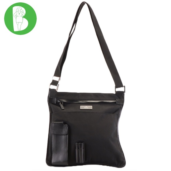 GUCCI BLACK NYLON W/LEATHER TRIM UTILITY STYLE SHOULDER BAG - Picture 2 of 15